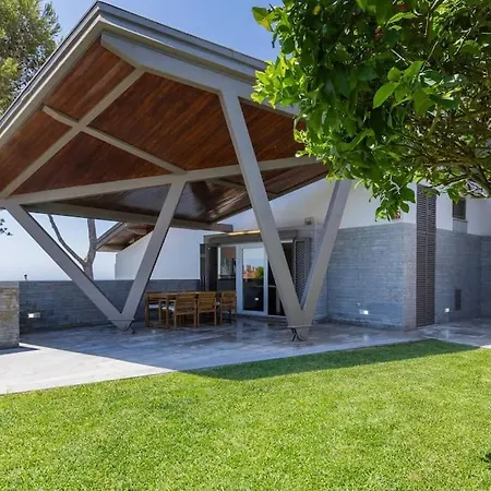 Estoril Oceanview Villa *