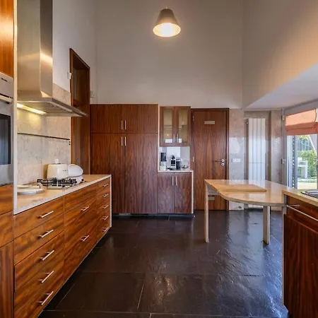 Estoril Oceanview Villa Parede