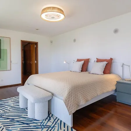 Estoril Oceanview Parede